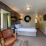 Lakes & 5*
