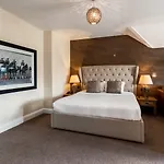 Lakes & Hotel 5*