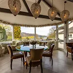Lakes & 5* Bowness-on-Windermere