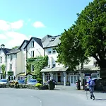 Lakes & Hotell