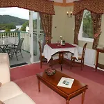 Hotel Lakes &