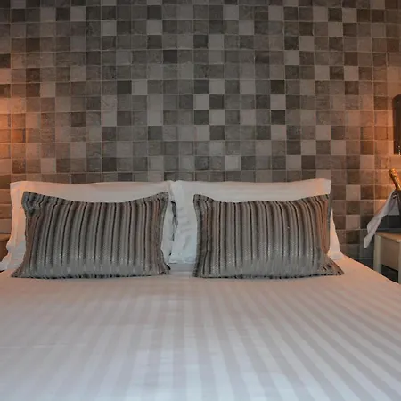 Hotel Lakes & 5*