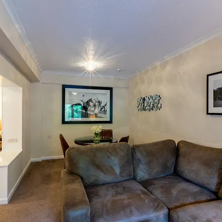 Lakes & Ξενοδοχείο 5*