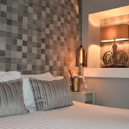 Ξενοδοχείο Lakes &