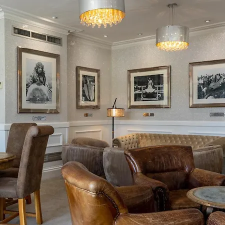 Lakes & 5* Bowness-on-Windermere