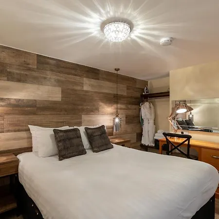 Lakes & 5* Bowness-on-Windermere