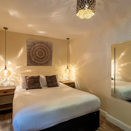 Hotel Lakes & 5*