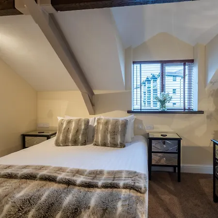 Hotel Lakes & 5*