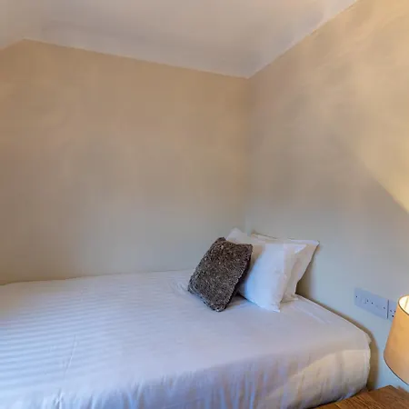 Lakes & 5* Bowness-on-Windermere