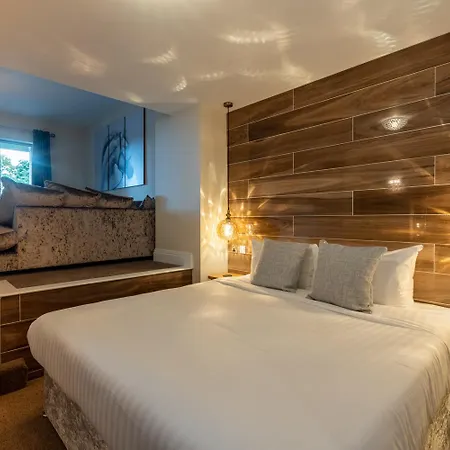 Lakes & Hotel 5*