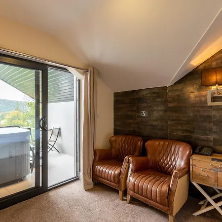 Hotel Lakes & 5*