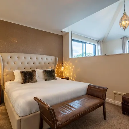 Hotel Lakes & 5*