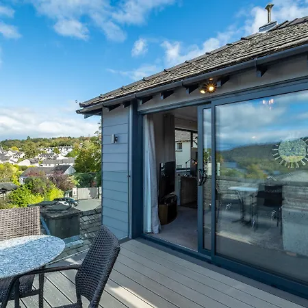 Lakes & 5* Bowness-on-Windermere