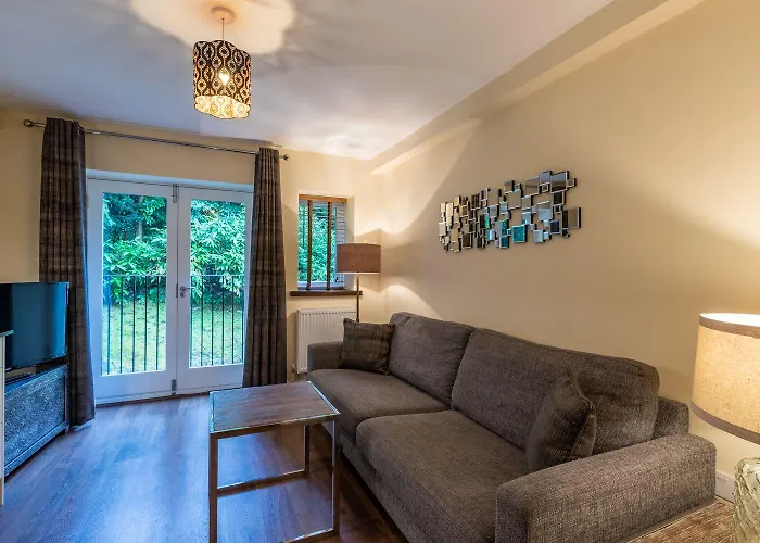 Lakes & 5* Bowness-on-Windermere