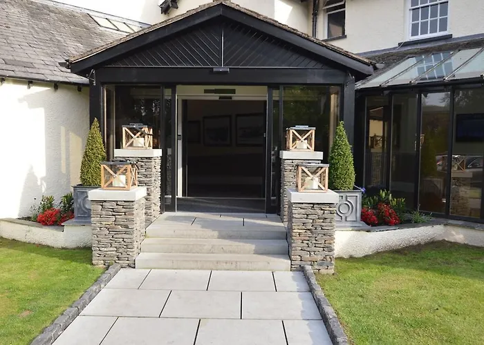 Lakes & 5* Bowness-on-Windermere